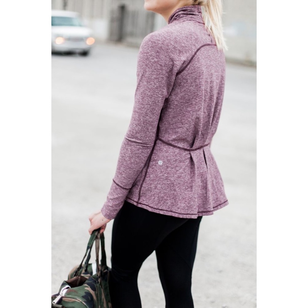 Lululemon | peplum back turtle neck top